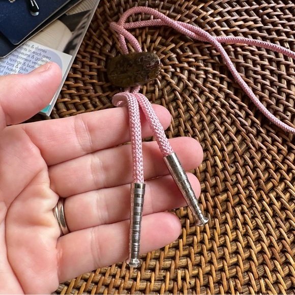 Vintage Tumbled Ornamental Tan Red Dragon Oval Stone Handcrafted Bolo Tie - Picture 5 of 5